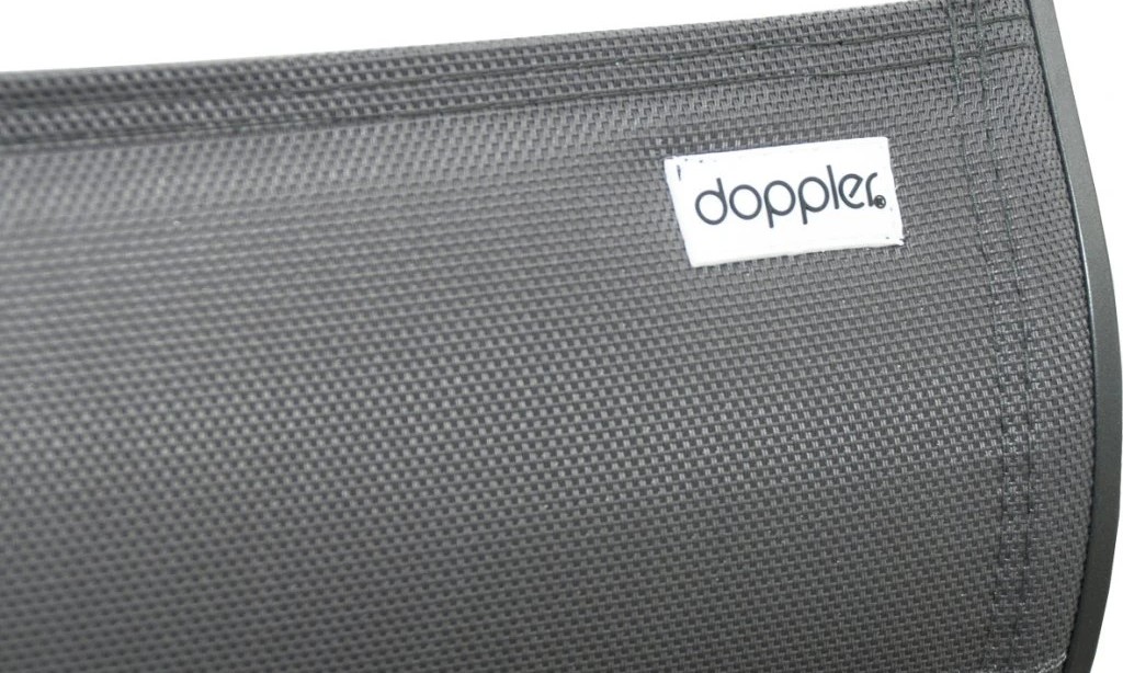 Detail textilní výplně opěrky křesla Miami se značkou Doppler