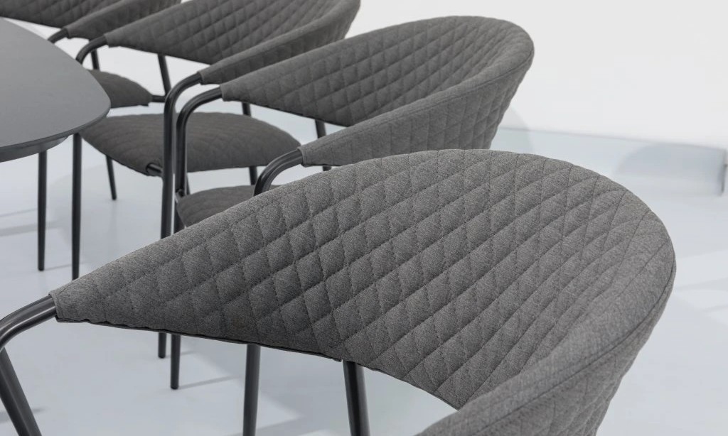 Detail dekorativního prošívání opěradel křesla MELIA LIKA-TEX® Doppler v zahradě